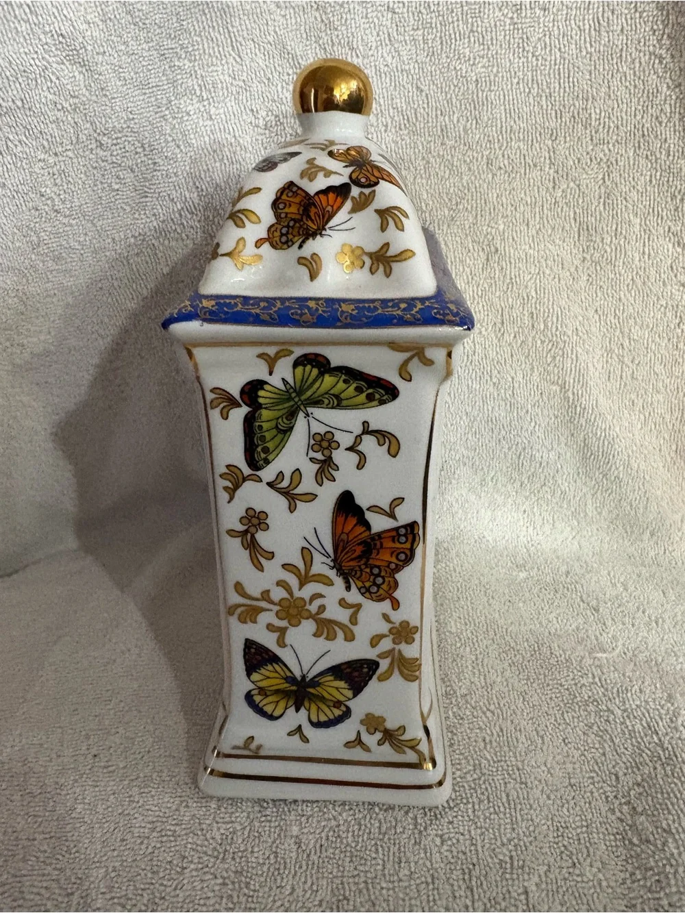 Formalities by Baum Bros White Butterfly Ceramic Mantel Clock missing face cover